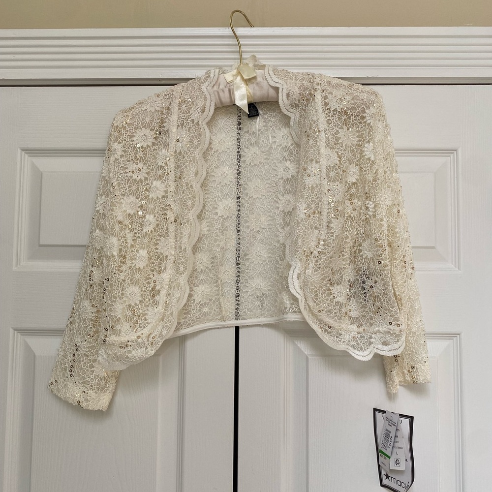 Elegant Cream Lace Bolero Jacket